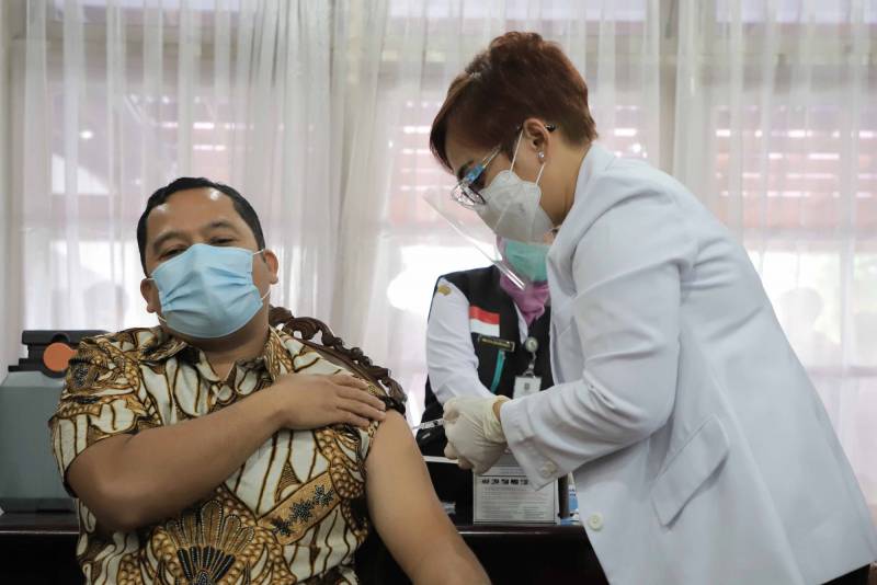 IMG-kepala-daerah-se-banten-terima-vaksin-covid-19