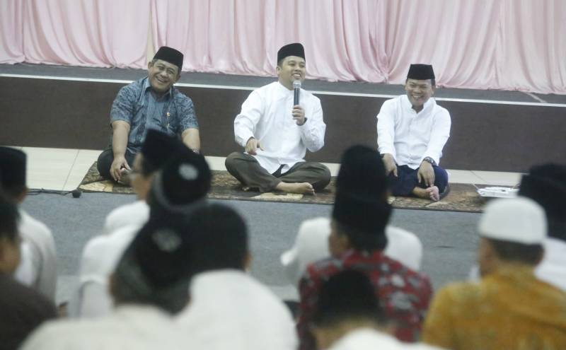 IMG-bukber-wali-kota-tangerang-bersama-pgri