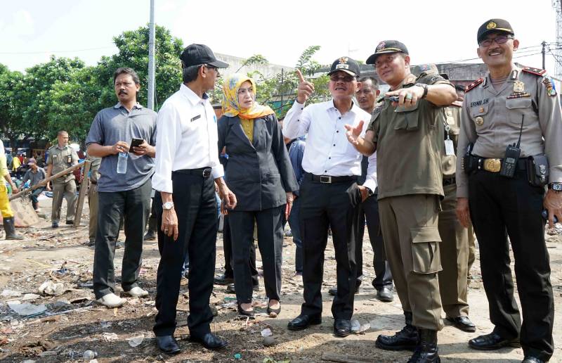 IMG-penertiban-di-pasar-anyar-berjalan-lancar-dan-kondusif