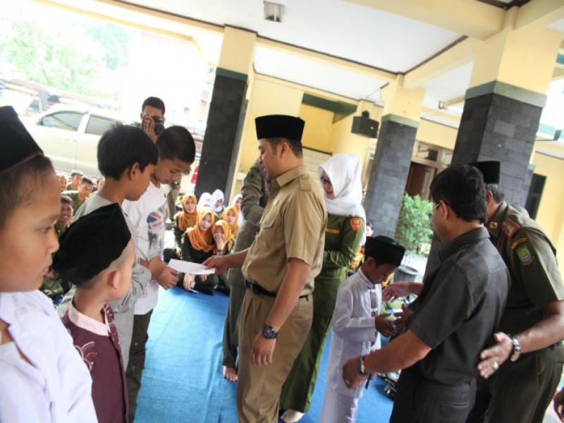 IMG-wali-kota-minta-satpol-pp-tingkatkan-profesionalitas-dalam-penegakan-perda