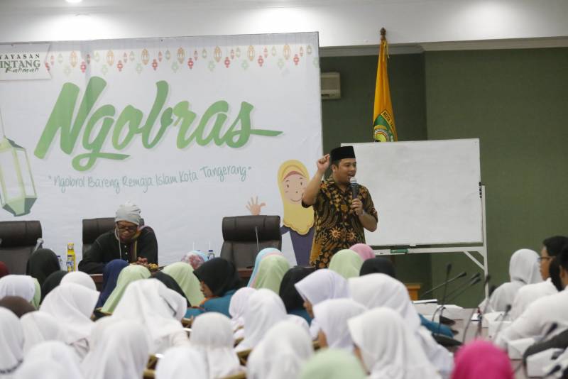 IMG-melihat-keakraban-wali-kota-dengan-para-santri