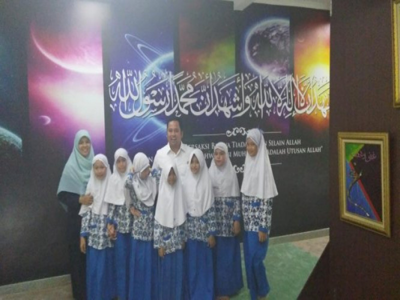IMG-nikmati-wisata-religi-edukasi-di-galeri-islam-al-azhom