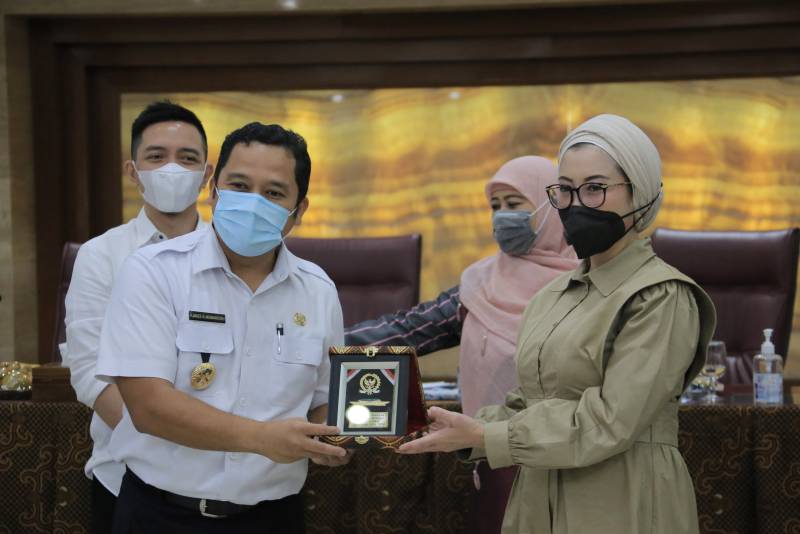 IMG-wali-kota-terima-kunjungan-kerja-komisi-viii-dpr-ri