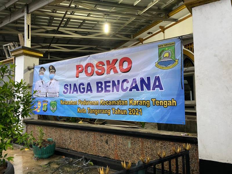 IMG-12-rw-tergenang-pemkot-dirikan-posko-pengungsian-dan-dapur-umum