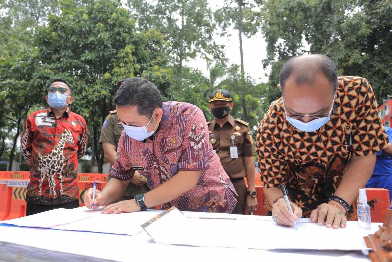 IMG-pemkot-musnahkan-3-140-botol-miras-di-kota-tangerang