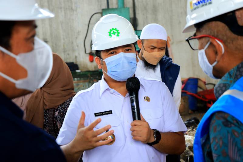 IMG-pln-sambangi-tpa-rawa-kucing-arief-sudah-800kg-rdf-dikirim-ke-pltu-banten-lontar-3