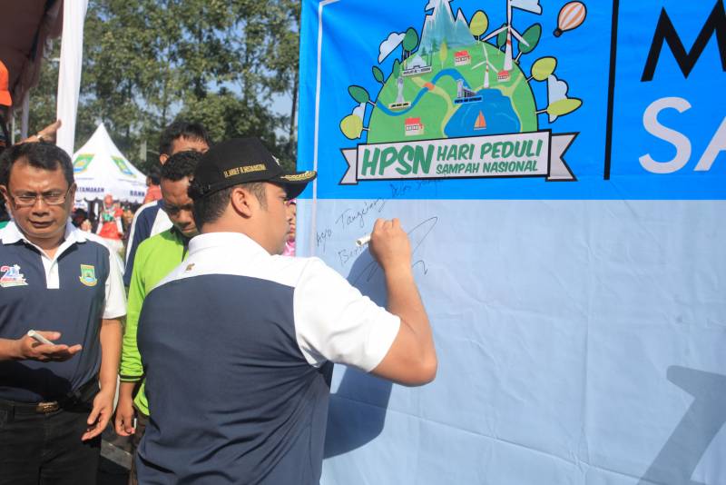 IMG-hpsn-2017-wali-kota-ajak-warga-sedekah-sampah