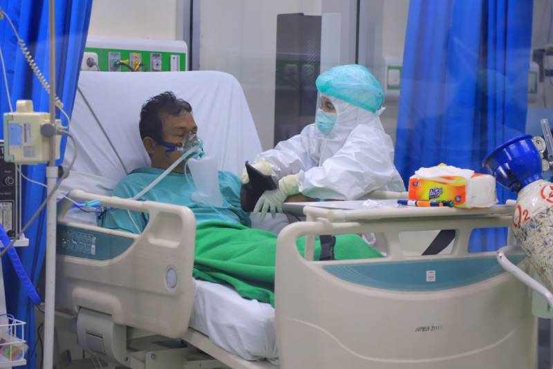 IMG-covid-19-meledak-tenaga-kesehatan-bisa-tumbang