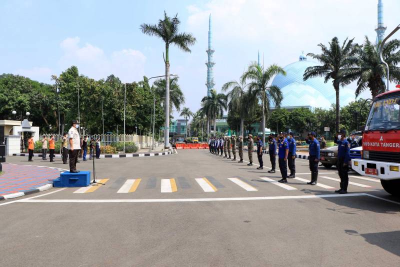 IMG-wali-kota-bersama-tni-polri-lakukan-patroli-di-hari-pertama-ppkm-darurat