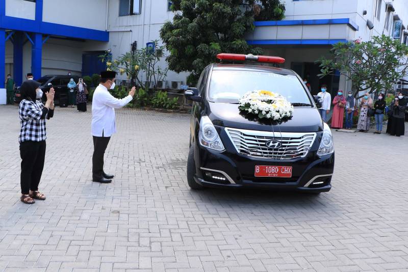 IMG-melepas-kepulangan-almarhumah-drg-nitya-arief-minta-masyarakat-turut-mendoakan