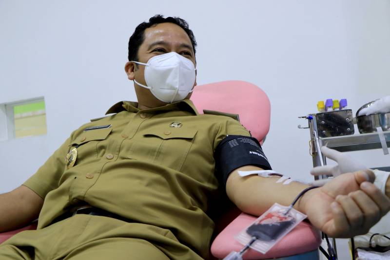 IMG-tinjau-pmi-wali-kota-ajak-masyarakat-lakukan-donor-darah