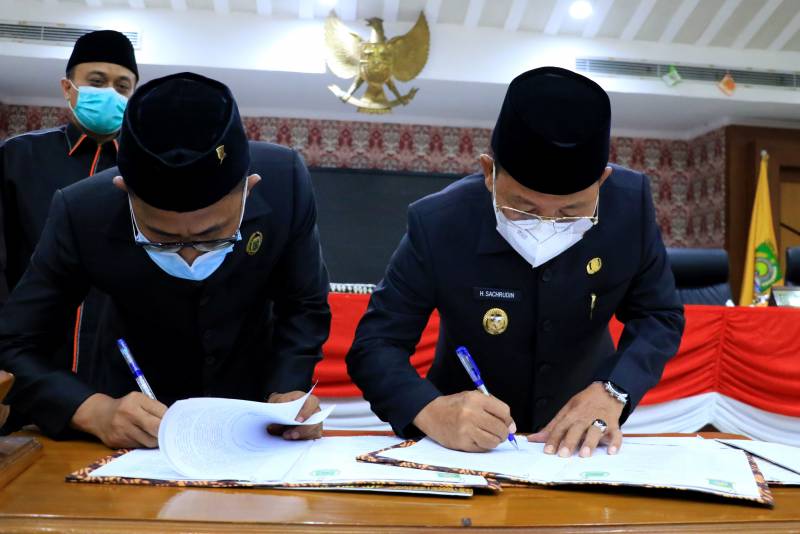 IMG-pemkot-dan-dprd-kota-tangerang-tanda-tangani-nota-kesepakatan-kua-ppas-2022