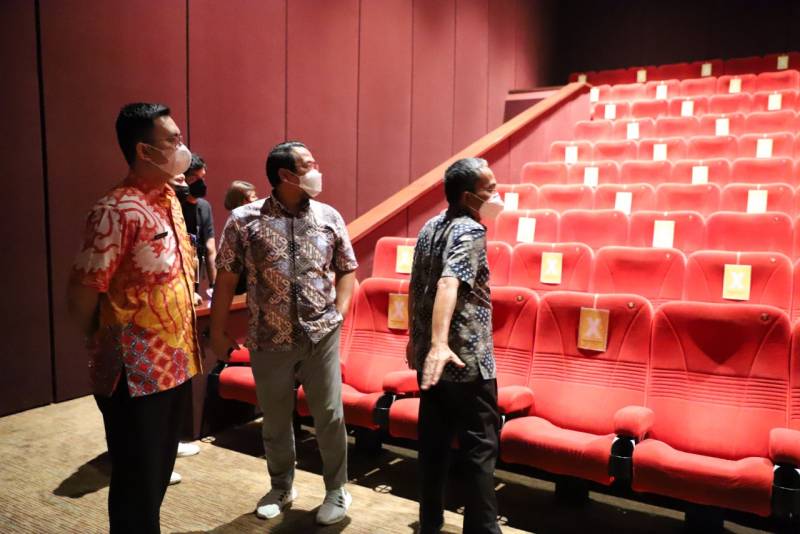 IMG-bioskop-mulai-dibuka-pengunjung-wajib-vaksin-dosis-dua