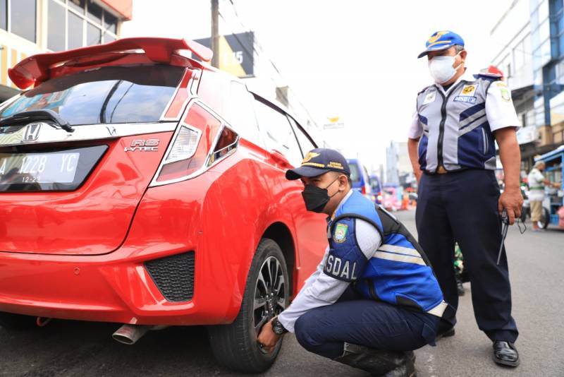 IMG-dishub-kota-tangerang-tertibkan-parkir-liar-di-pasar-lama