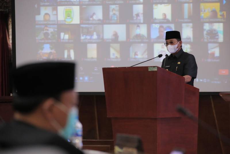 IMG-wakil-wali-kota-sampaikan-jawaban-wali-kota-terkait-raperda-apbd-tahun-anggaran-2022-dalam-rapat-paripurna-dprd-kota-tangerang