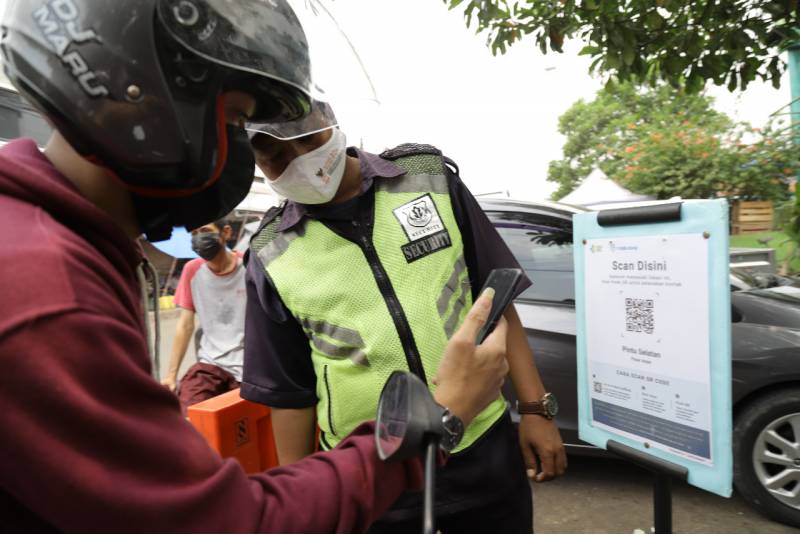 IMG-masuk-2-pasar-tradisional-di-kota-tangerang-mulai-pakai-aplikasi-pedulilindungi