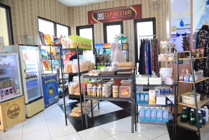 IMG-bangkitkan-ekonomi-lewat-bazar-umkm-kecamatan-periuk