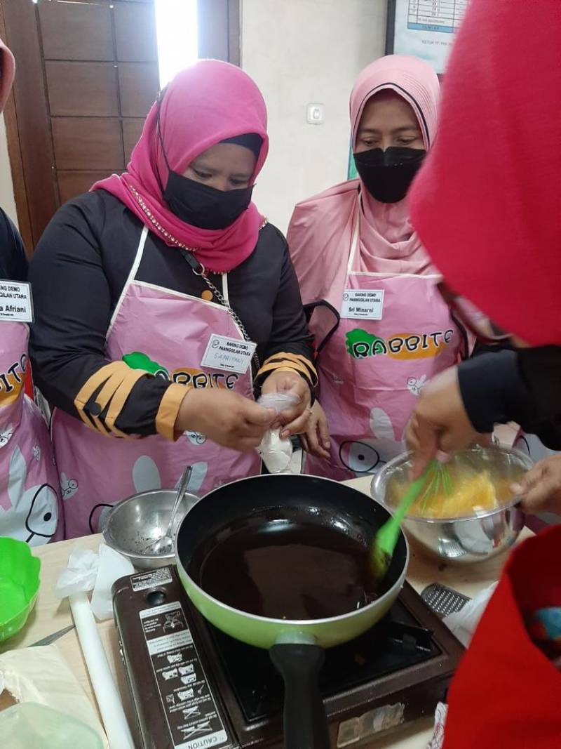 IMG-tingkatkan-keterampilan-umkm-membuat-cake-dengan-biaya-terjangkau