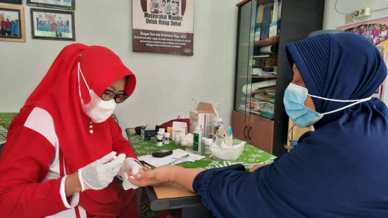 IMG-posbindu-lansia-senam-seru-hingga-cek-kesehatan