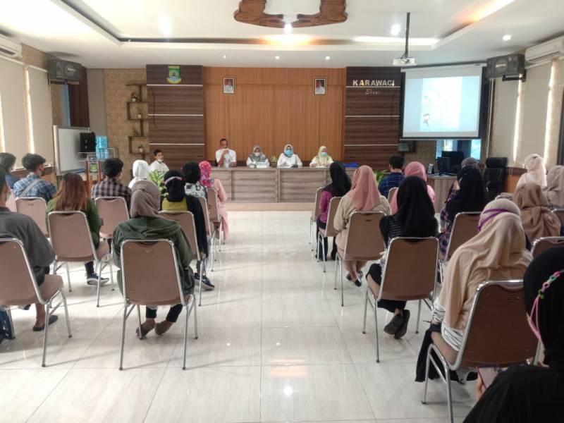 IMG-dinsos-salurkan-bansos-jenjang-perguruan-tinggi-ke-257-mahasiswa