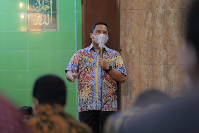 IMG-wali-kota-meresmikan-kampung-pot-sekaligus-memberikan-penghargaan-pemenang-proklim