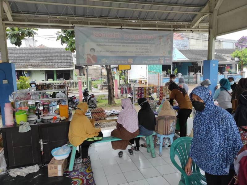 IMG-pasar-lingkungan-nambo-jaya-ramai-dikunjungi-pembeli