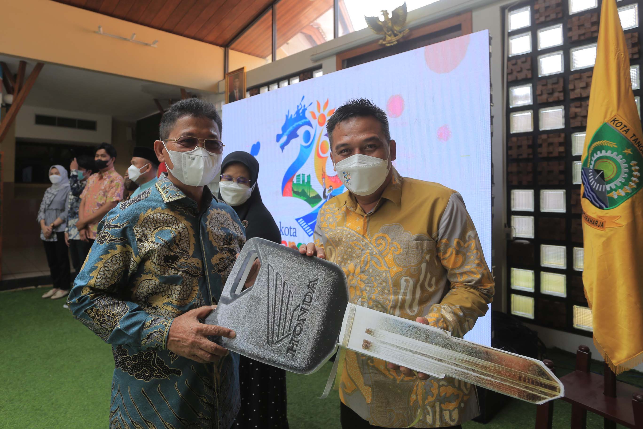 IMG-pemkot-kembali-berikan-penghargaan-dan-hadiah-lomba-kepada-masyarakat-dalam-rangka-hut-kota-tangerang-ke-29