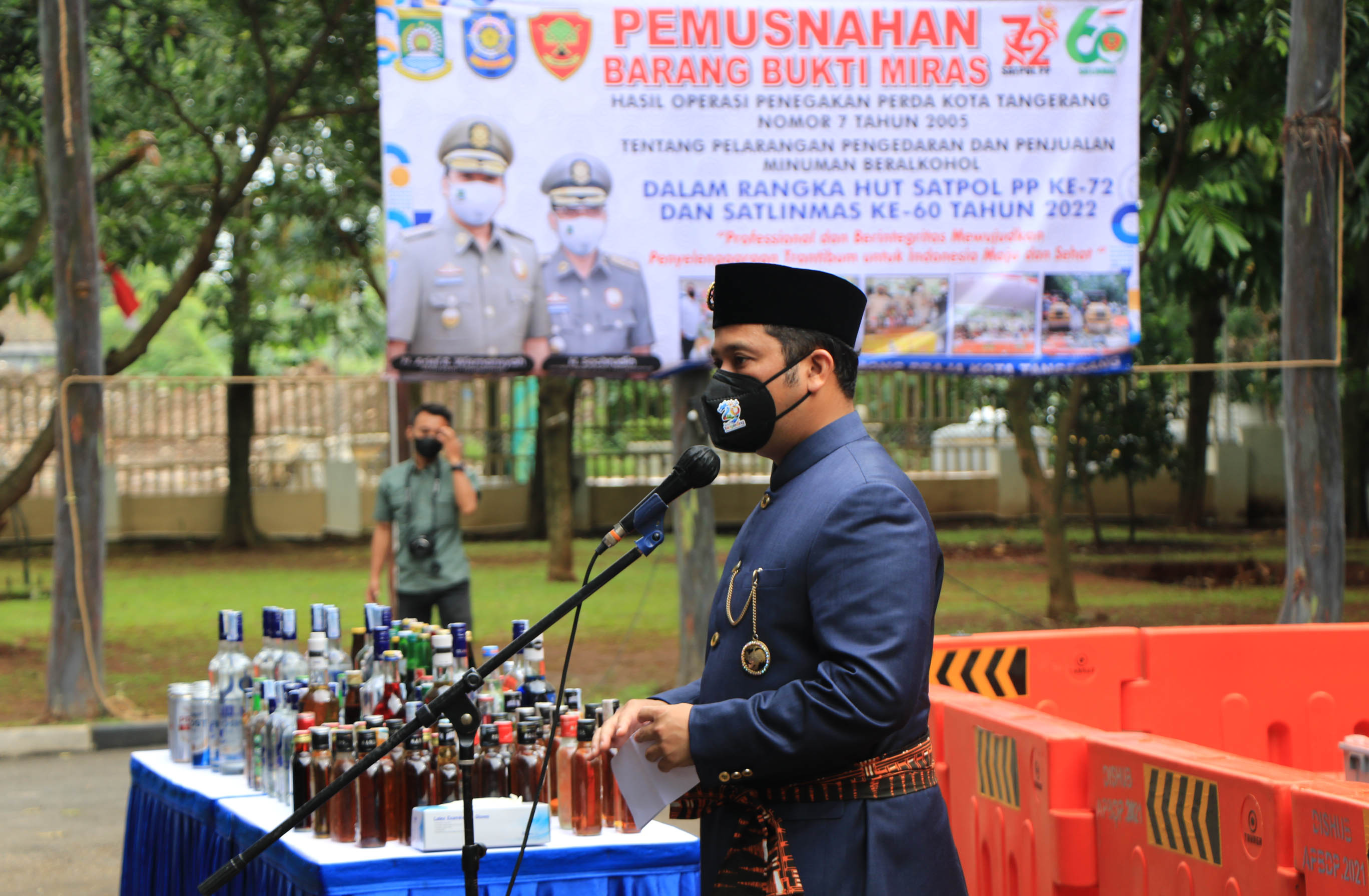 IMG-peringati-hut-kota-pemkot-musnahkan-ribuan-botol-miras