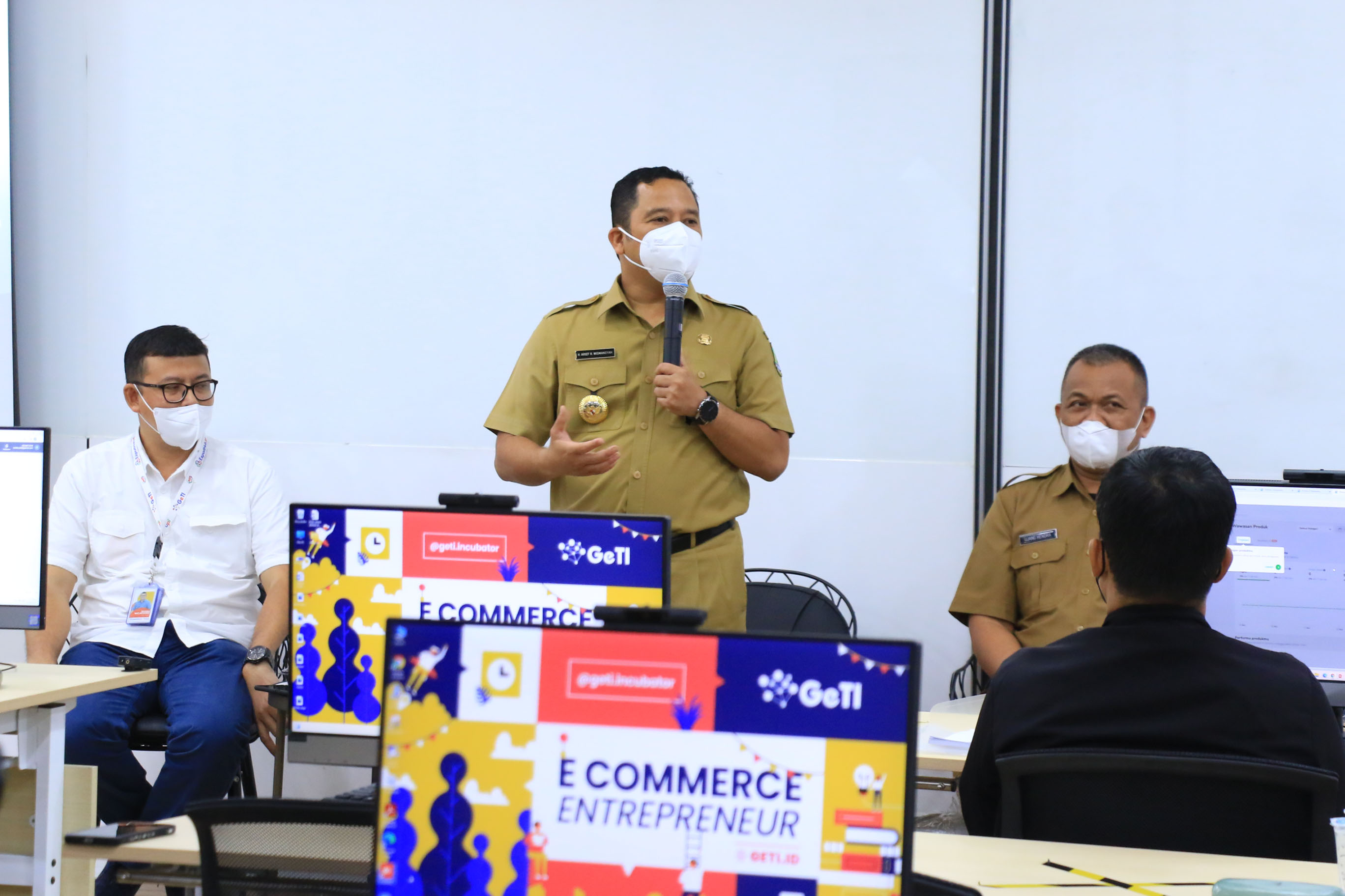 IMG-hadir-dalam-kegiatan-pelatihan-berbasis-kewirausahaan-arief-manfaatkan-keterampilan-yang-kalian-miliki-untuk-kemajuan-kota-tangerang