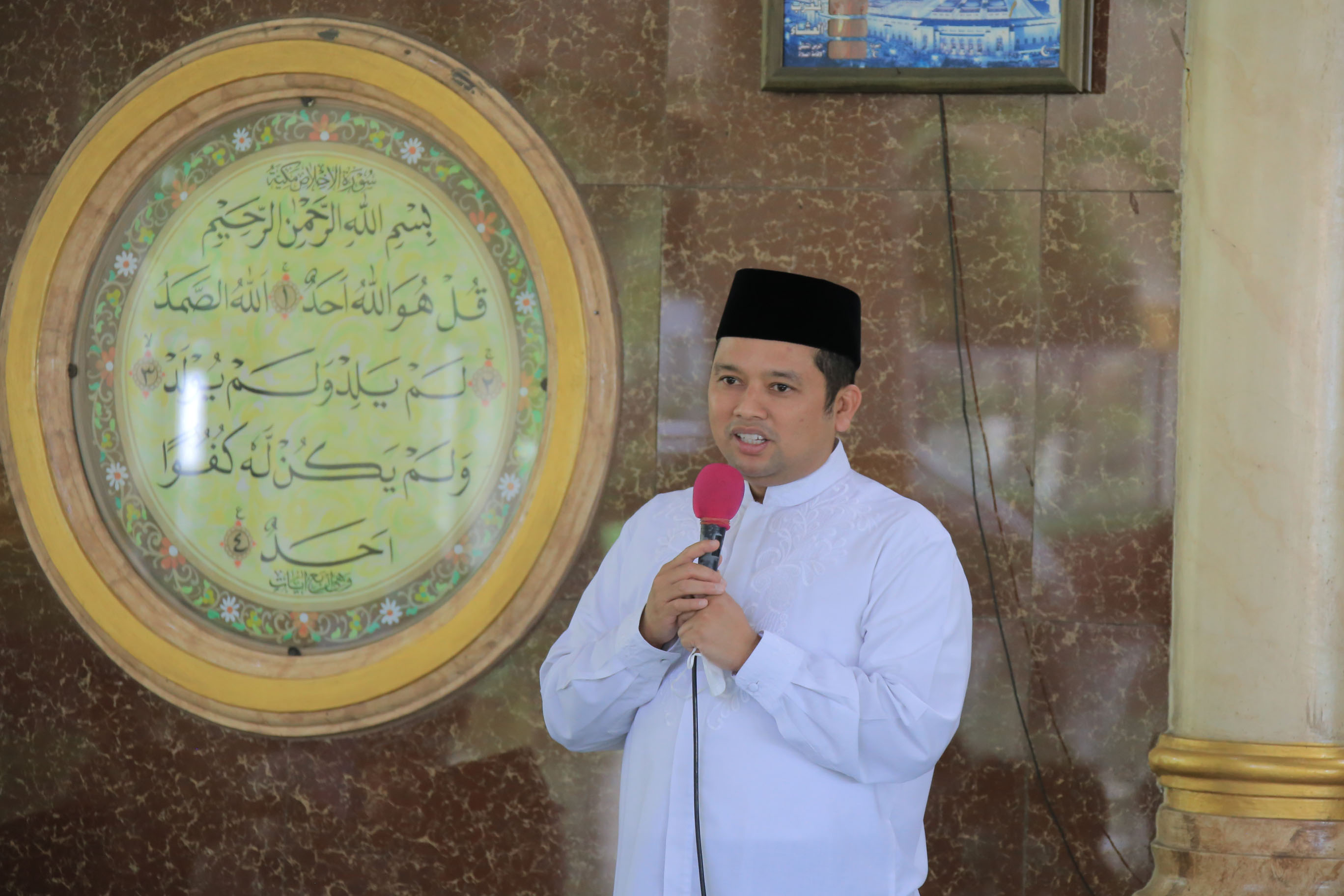 IMG-pemkot-kembali-izinkan-gedung-sd-dan-smp-sebagai-lokasi-salat-id