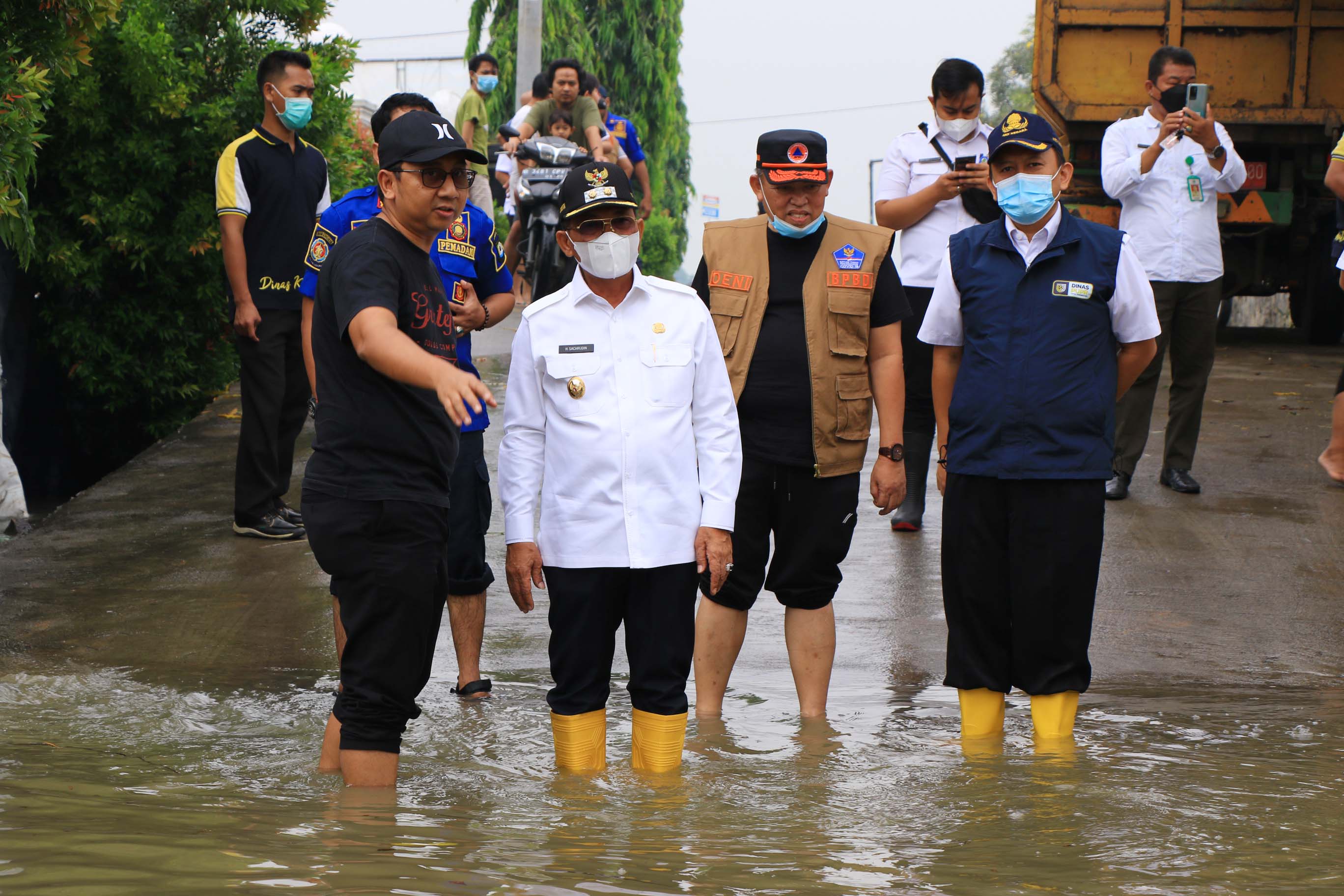 IMG-dampak-hujan-lebat-pemkot-gerak-cepat-tangani-banjir