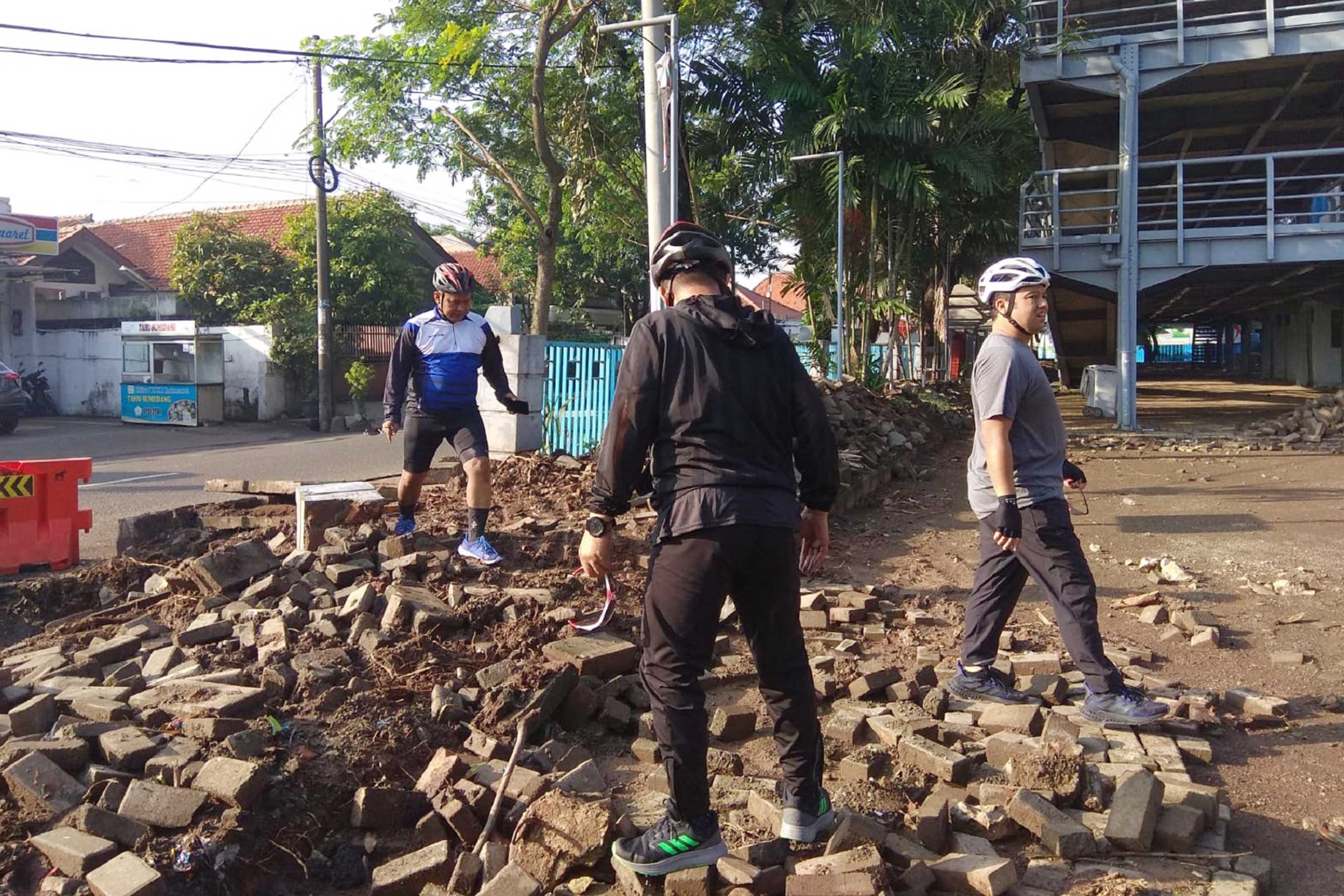 IMG-pemkot-mulai-perbaikan-sarpras-di-sekitar-gor-dimyati