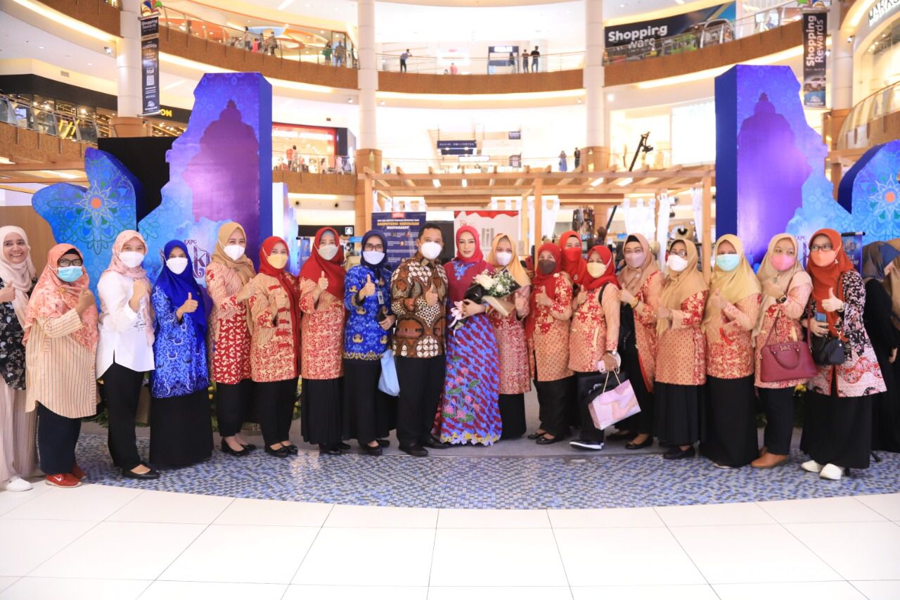 IMG-batik-tirta-suci-hingga-umkm-khas-kota-tangerang-tampil-di-kkb-expo-2022