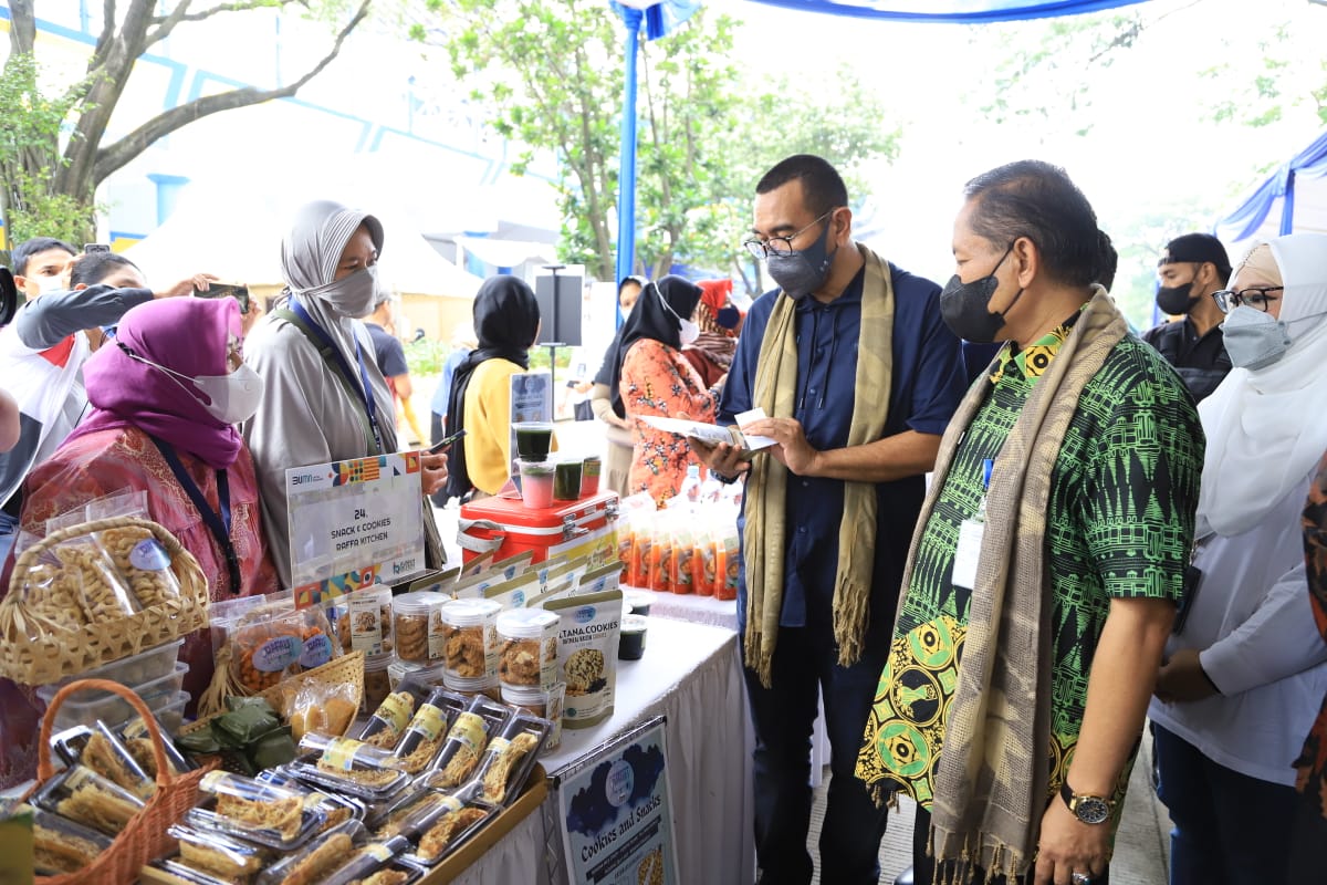 IMG-geliatkan-ekonomi-masyarakat-bazar-umkm-digelar-dinas-perindagkop-ukm