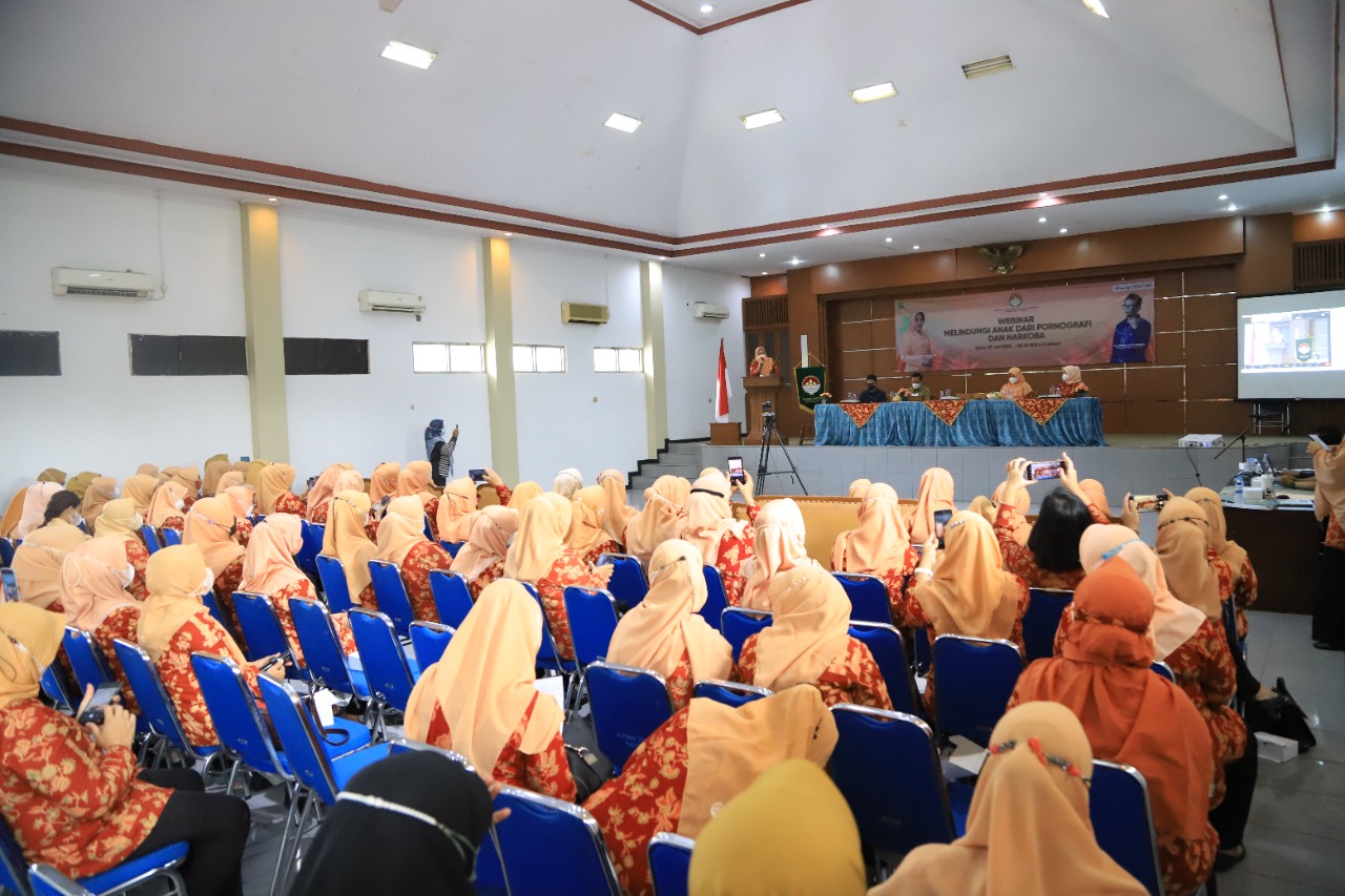 IMG-cegah-dampak-negatif-internet-pada-anak-dwp-kota-tangerang-gelar-webinar