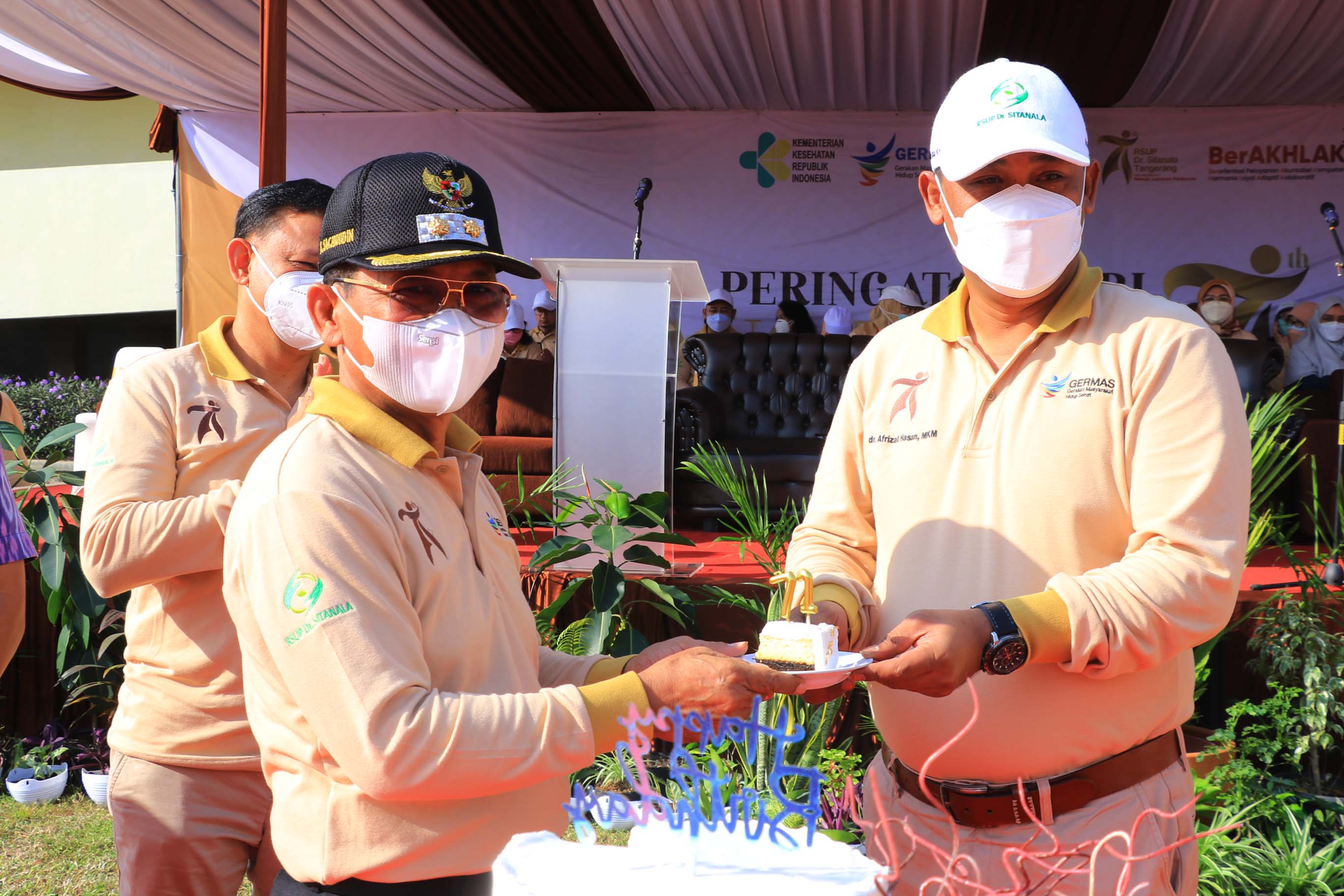 IMG-pimpin-apel-peringatan-hut-rsup-sitanala-wakil-harapkan-pelayanan-rumah-sakit-semakin-prima