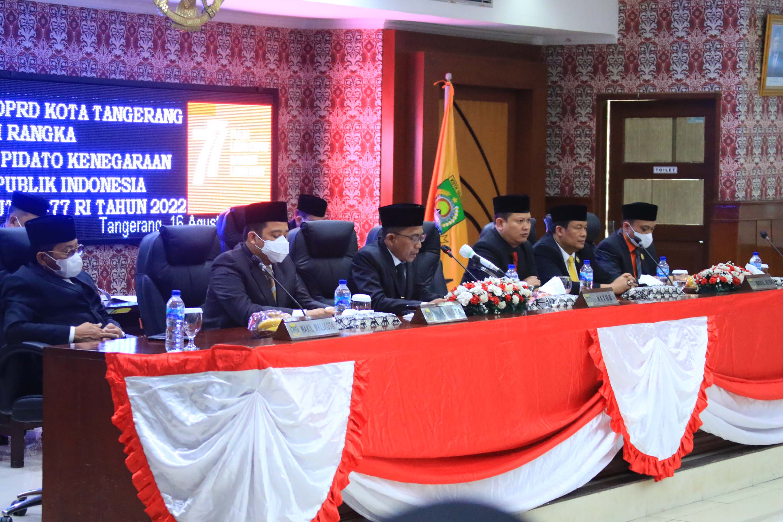 IMG-hut-ri-ke-77-wali-kota-bersama-dprd-mendengarkan-pidato-kenegaraan-presiden