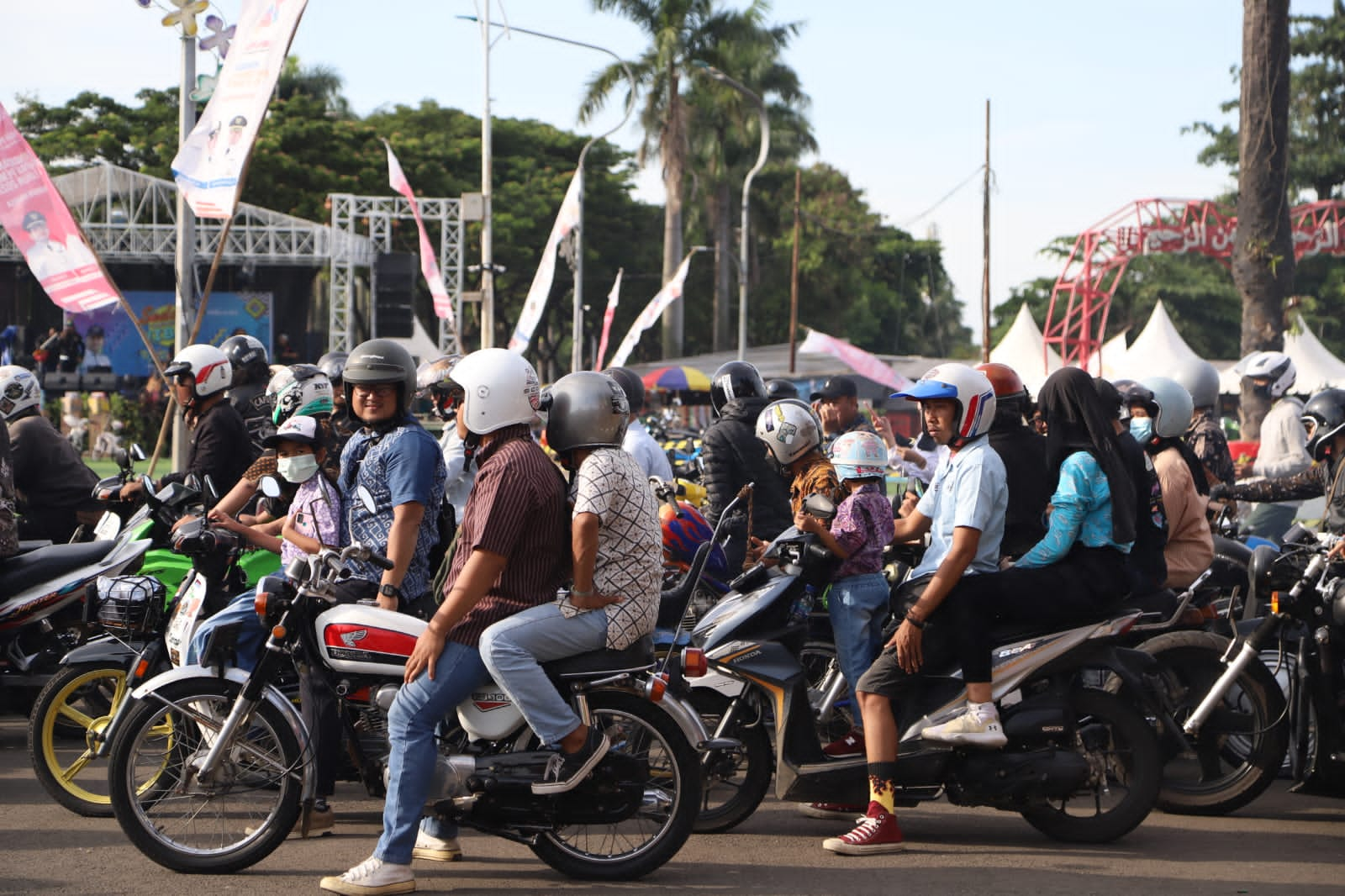 IMG-ribuan-bikers-ramaikan-nyoride-edisi-kedua-di-sedasi