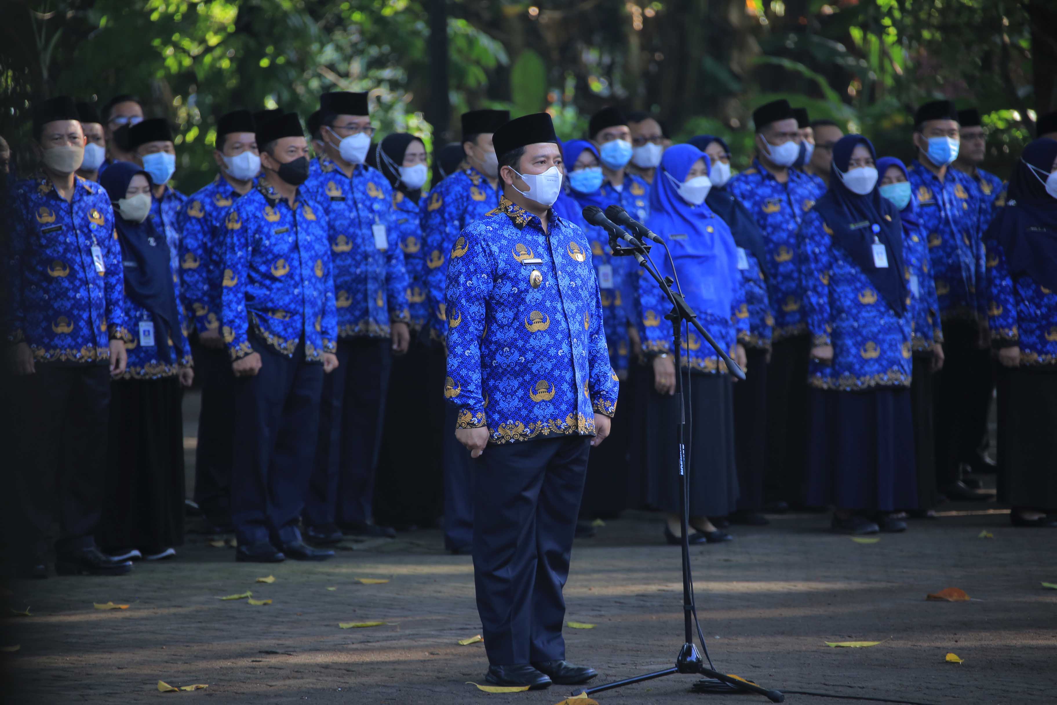IMG-peringati-hut-korpri-forkopimda-tabur-bunga-di-makam-pahlawan-nasional