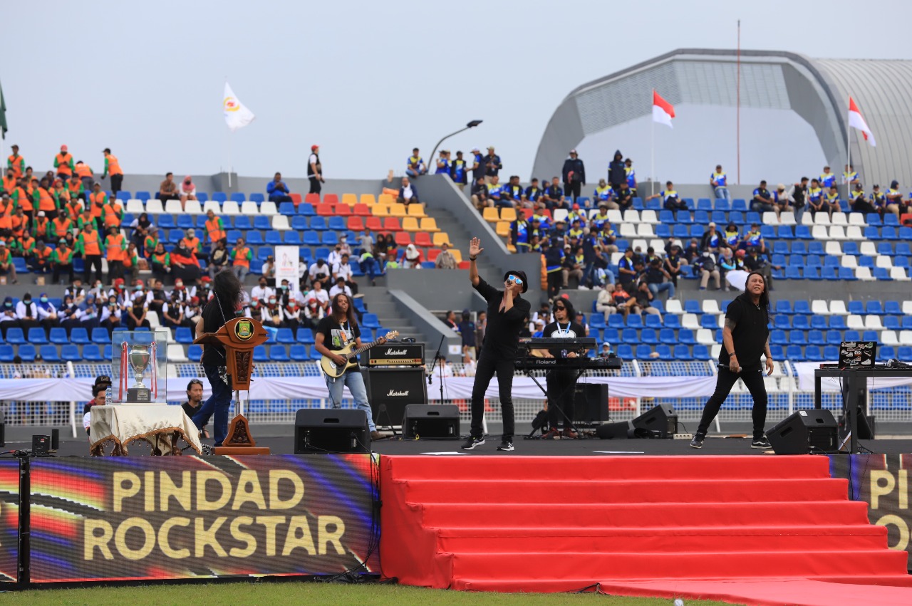 IMG-pindad-rockstar-pecahkan-penutupan-porprov-vi-banten-di-stadion-benteng-reborn