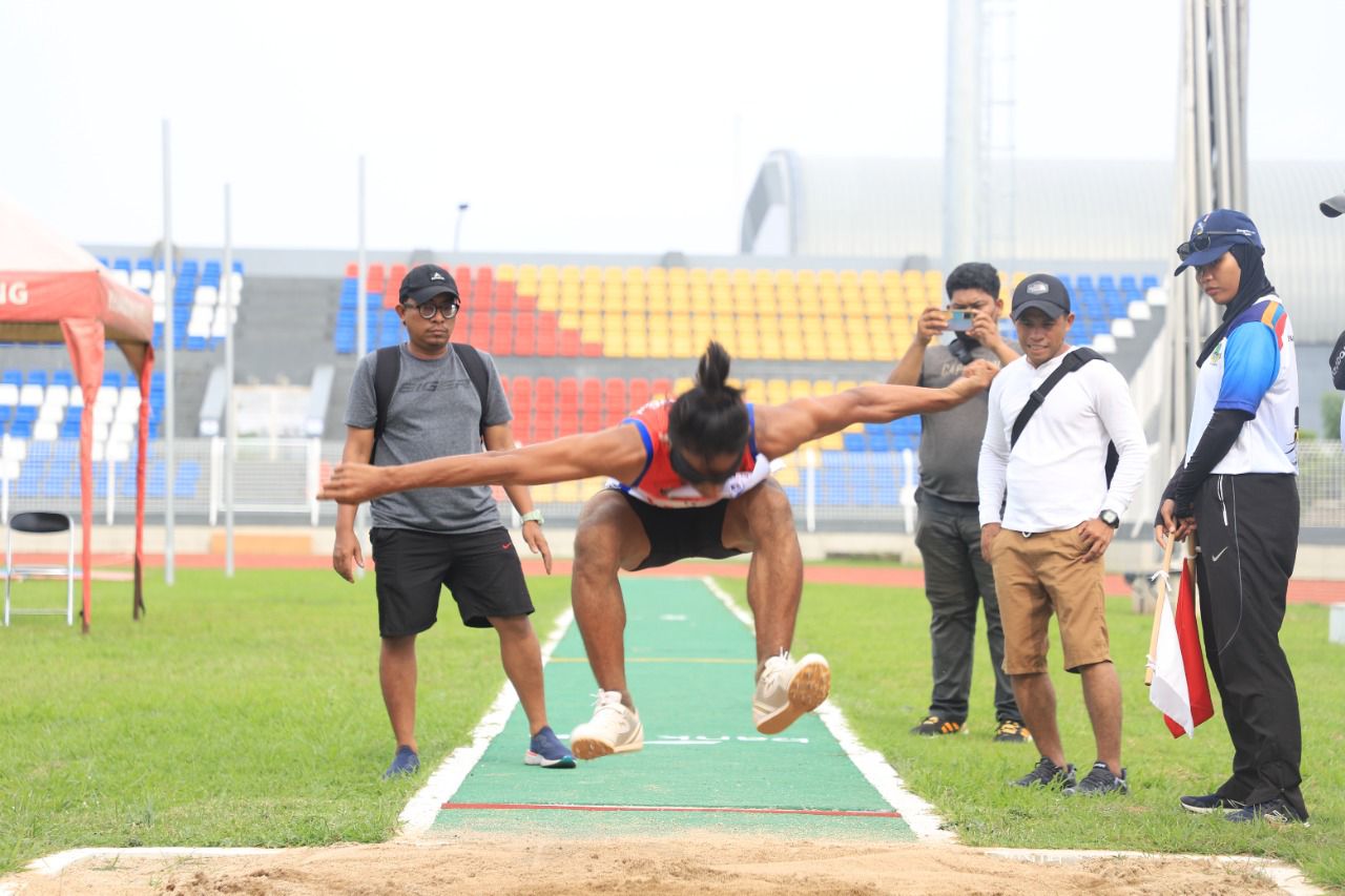IMG-16-medali-berhasil-dikuras-kontingen-kota-tangerang-cabor-atletik-di-hari-pertama-peparprov-iv-banten