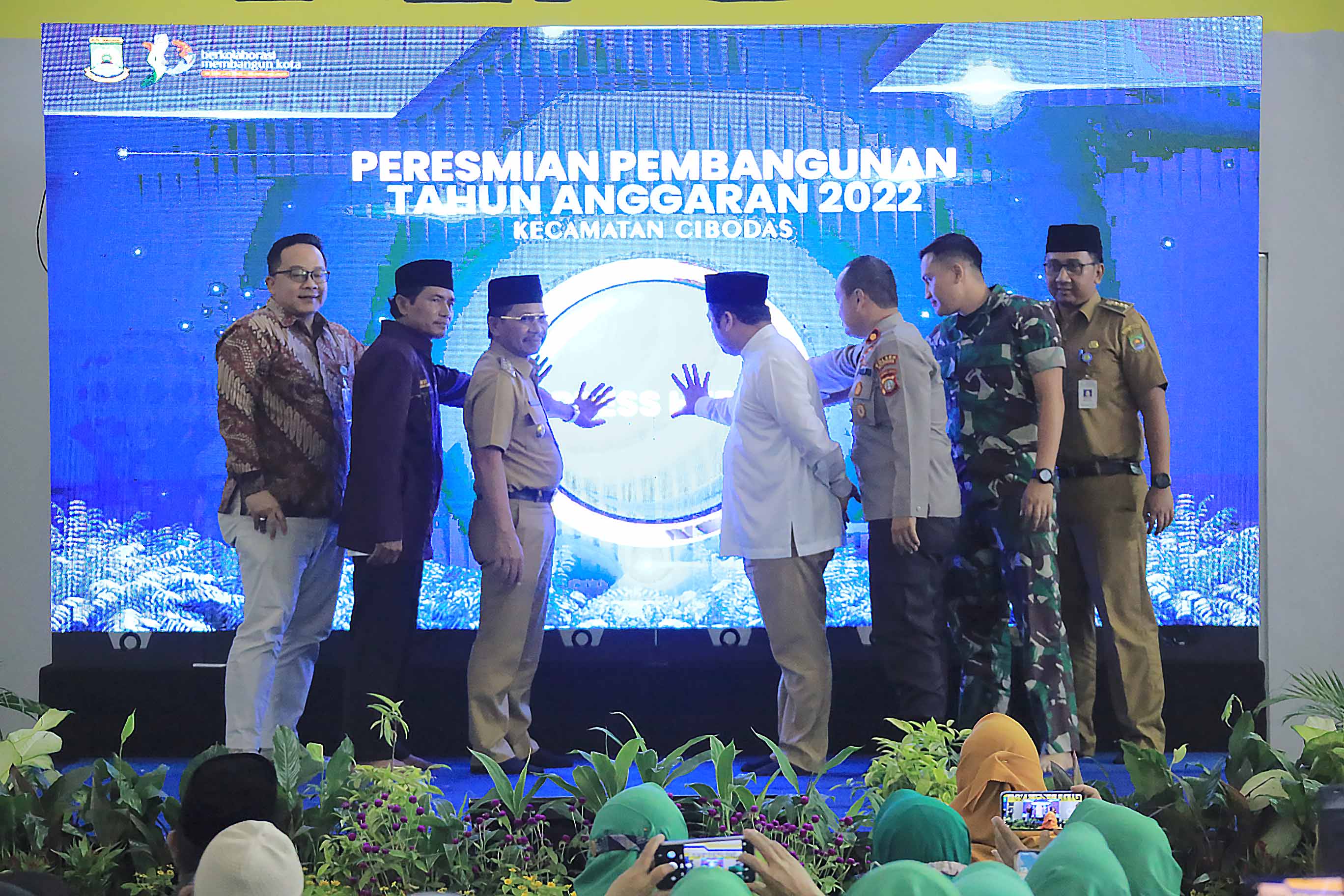 IMG-antusiasme-tinggi-warga-padati-tiap-lokasi-tasyakuran-pembangunan