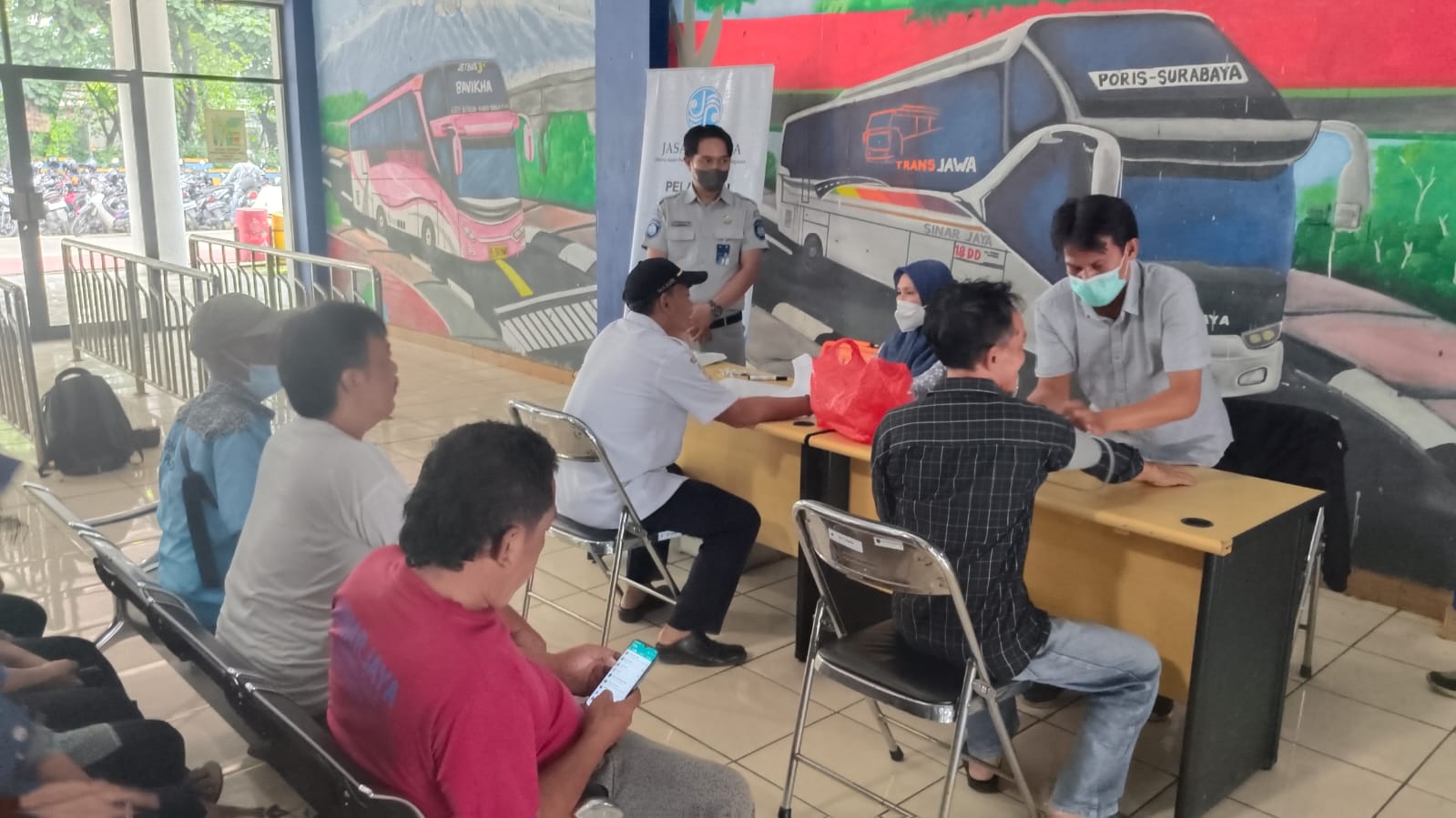 IMG-sambut-mudik-lebaran-terminal-poris-plawad-berikan-layanan-posko-kesehatan-gratis