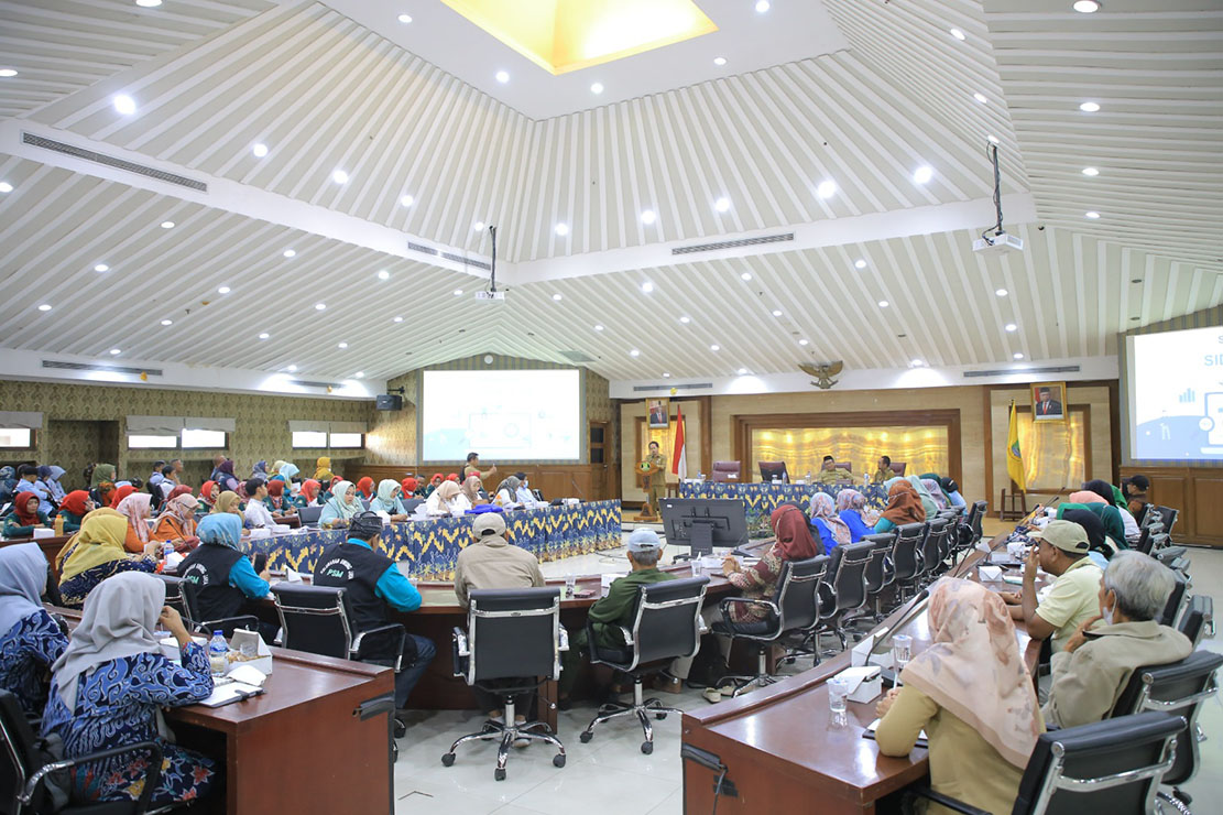 IMG-dinsos-kota-tangerang-sosialisasikan-teknis-verifikasi-aplikasi-sidata-bagi-psm