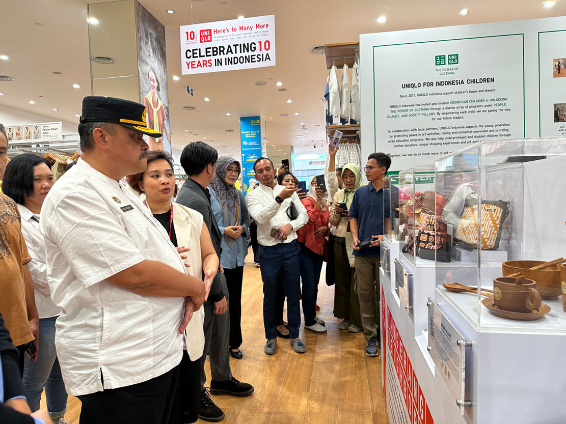 IMG-uniqlo-neighborhood-store-resmi-dibuka-enam-umkm-kota-tangerang-hadir-di-sini