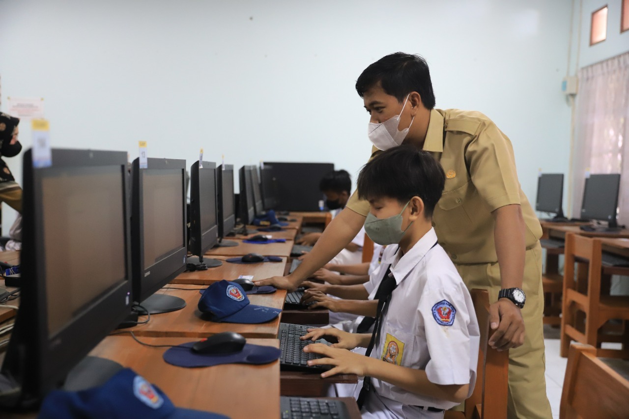 IMG-tidak-boleh-ada-anak-putus-sekolah-pemkot-tangerang-gratiskan-biaya-sekolah-di-146-sd-smp-swasta