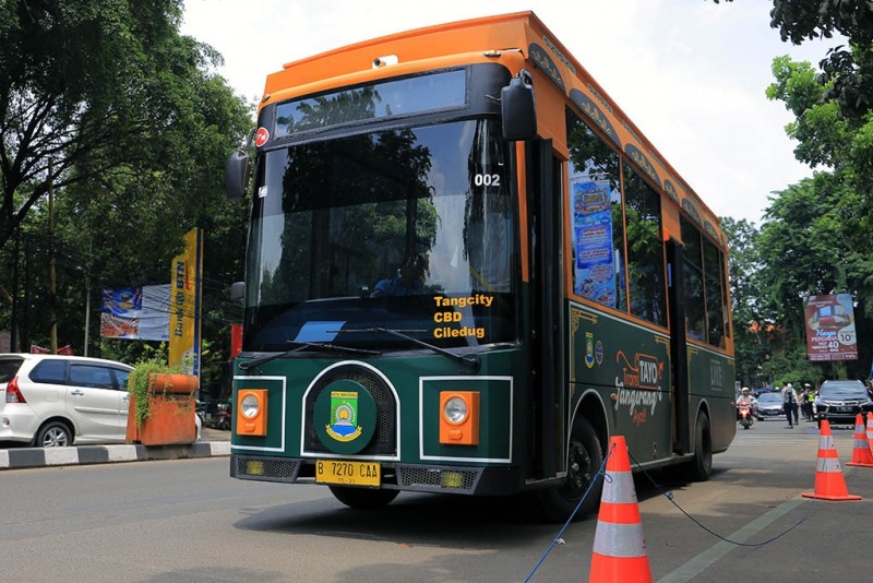 IMG-hanya-rp2-ribu-bisa-naik-transportasi-umum-ber-ac-dan-nyaman-di-kota-tangerang