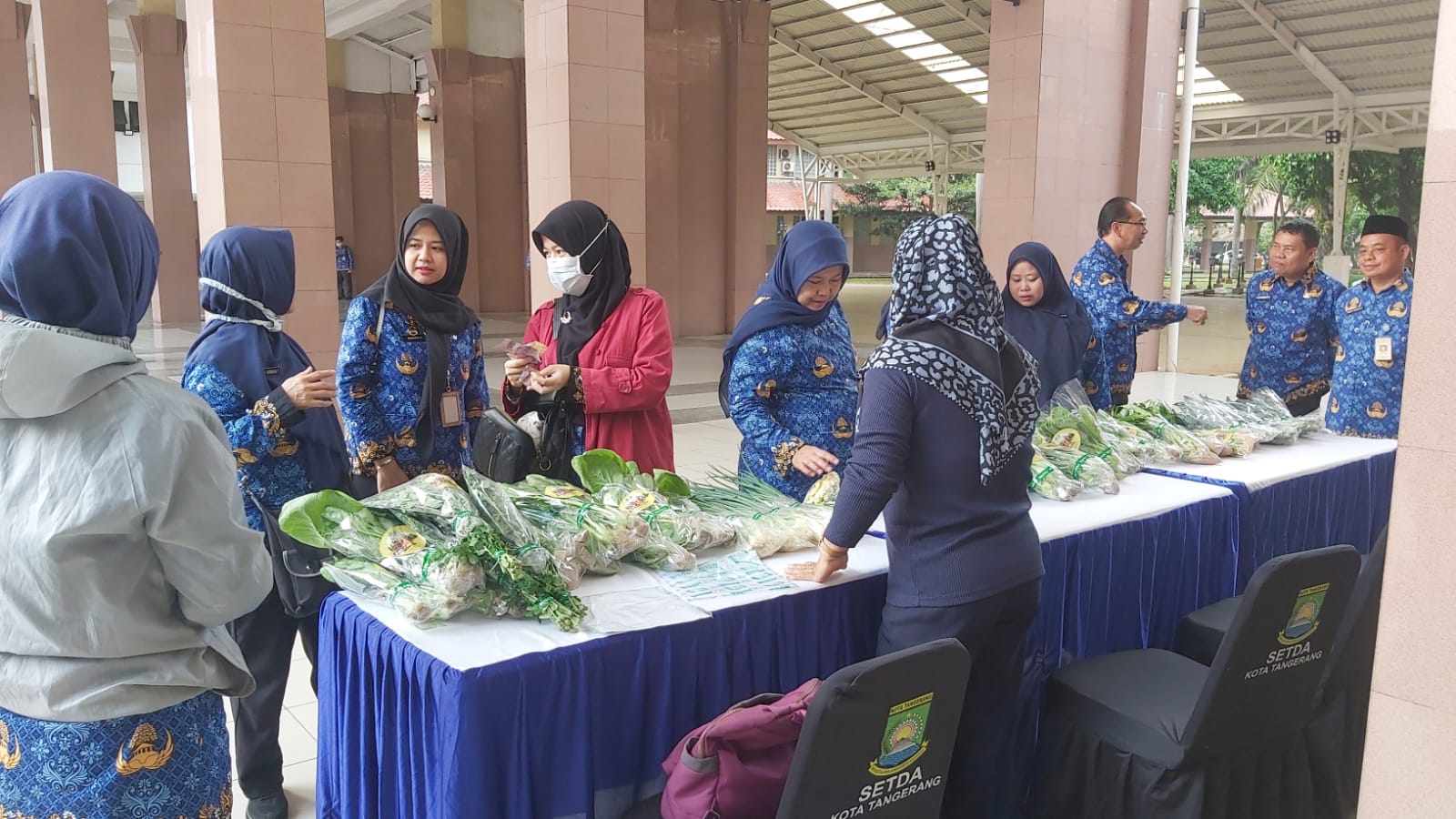 IMG-fasilitasi-penjualan-produk-kelompok-wanita-tani-pemkot-tangerang-gelar-promosi-usai-apel-pagi-pegawai