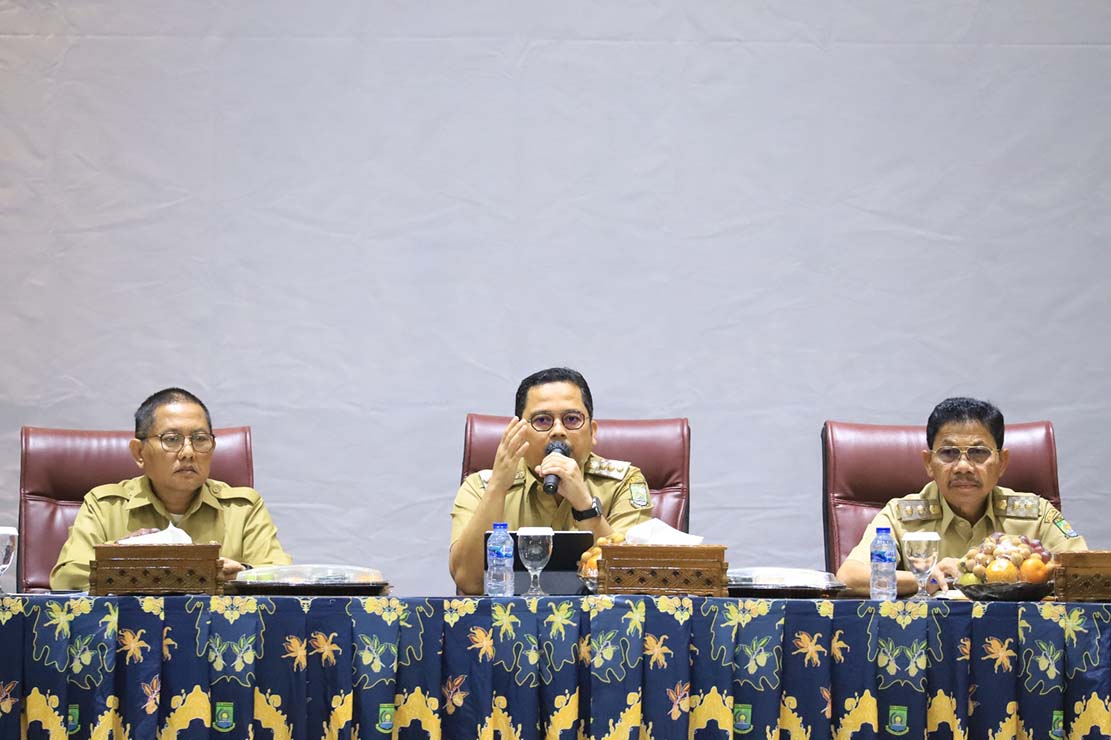 IMG-tingkatkan-kinerja-pelayanan-pemkot-tangerang-kembali-gelar-rapat-evaluasi-kewilayahan