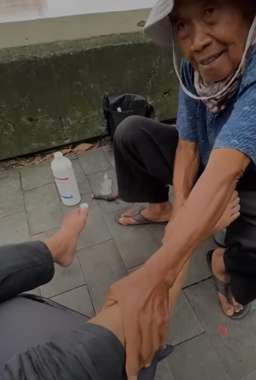 IMG-sensasi-refleksi-di-pinggir-sungai-cisadane-kota-tangerang